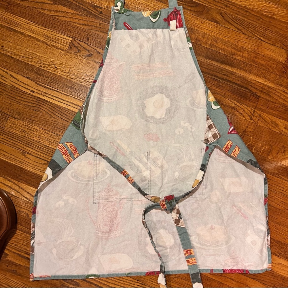 Fun Kitchen Apron 🍳🥓🍴 - Picture 3 of 3